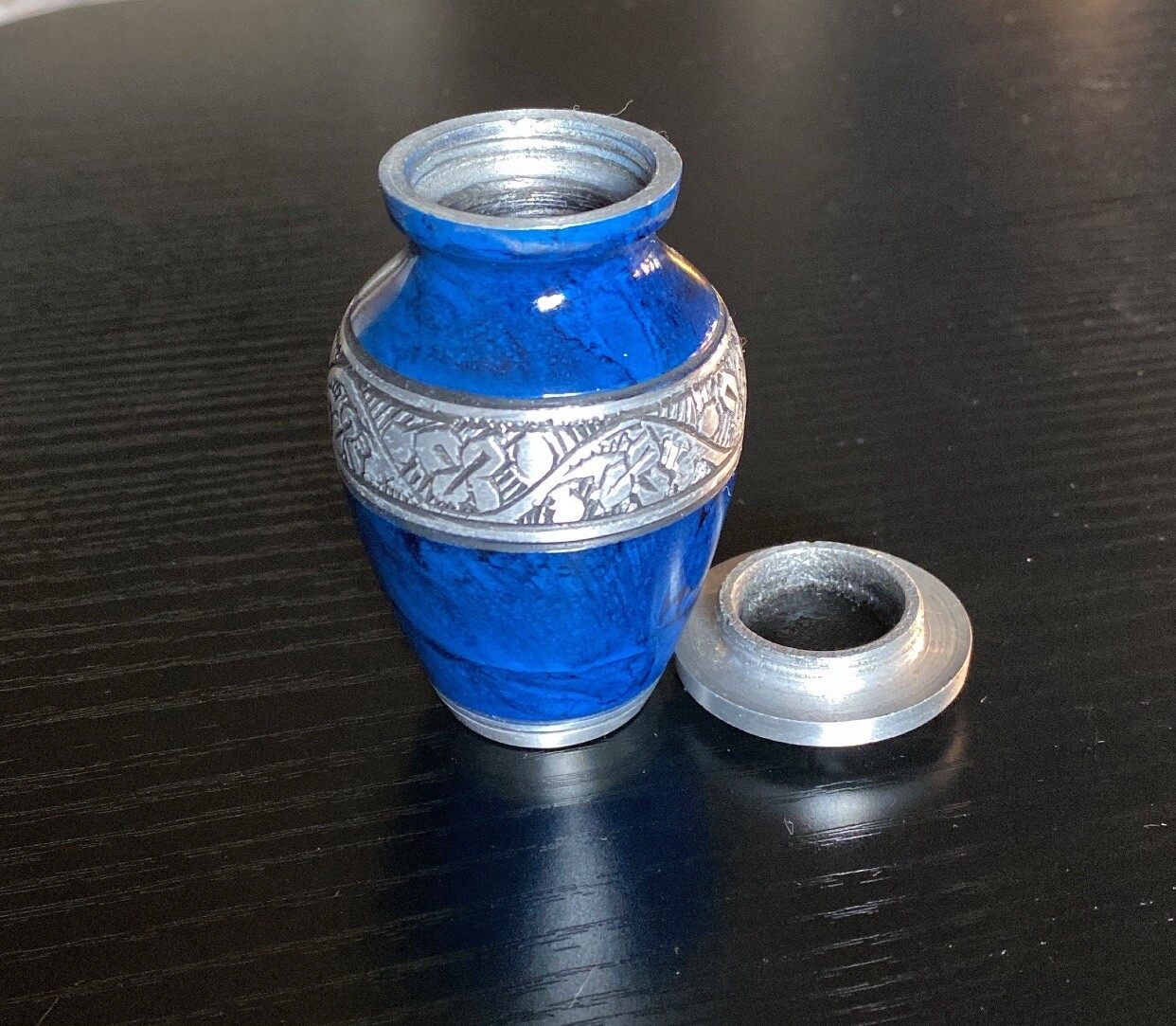Small Keepsake Cremation Urns For Human Ashes With Velvet Pouch
