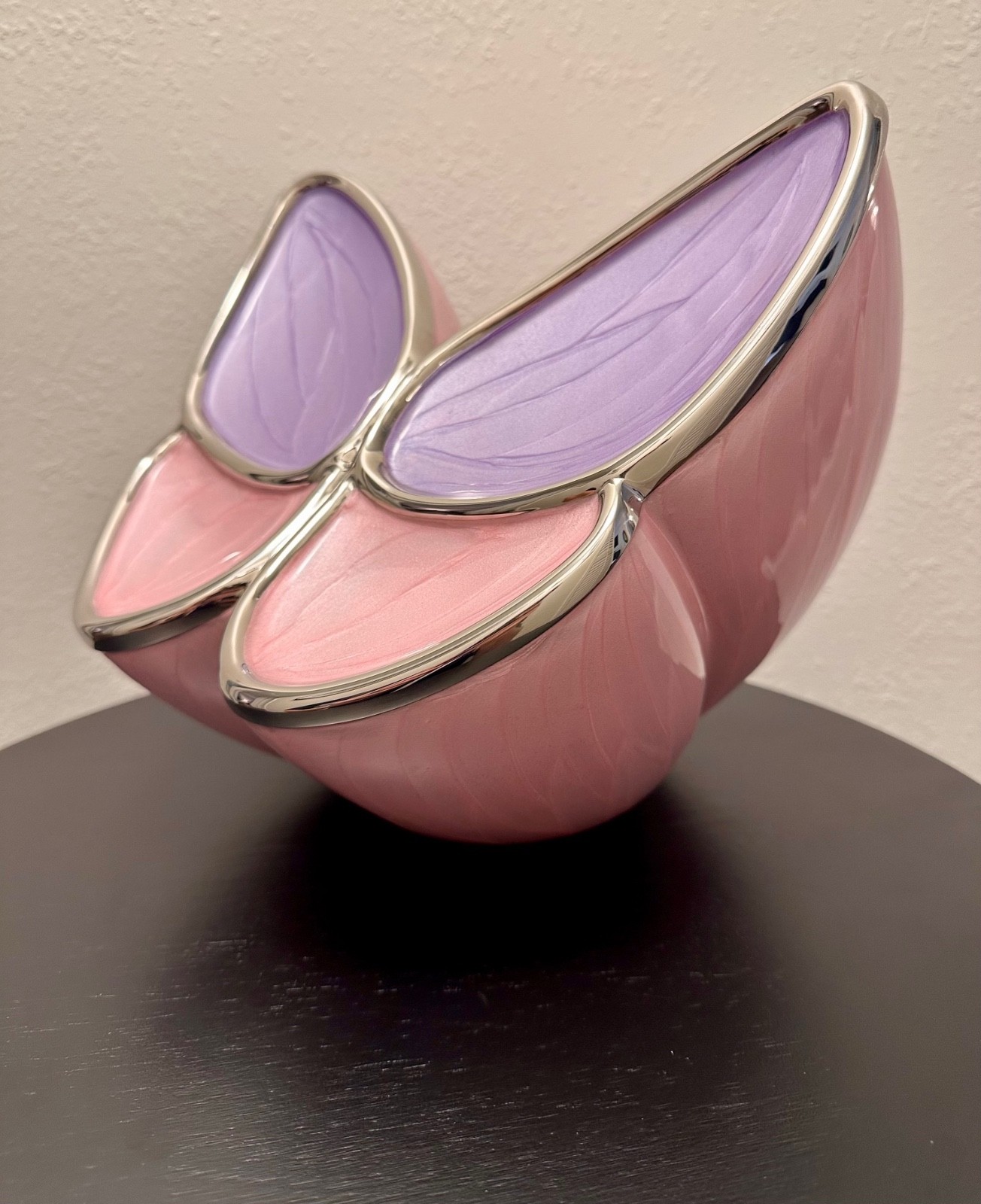 LARGE NEW WINGS OF HOPE STANDARD ADULT URN PEARL LAVENDER & POL SILVER BUTTERFLY