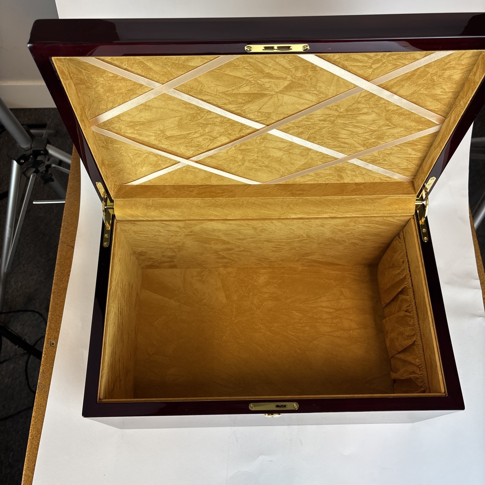 New Howard Miller Remembrance Memorial Chest Cremation Urn