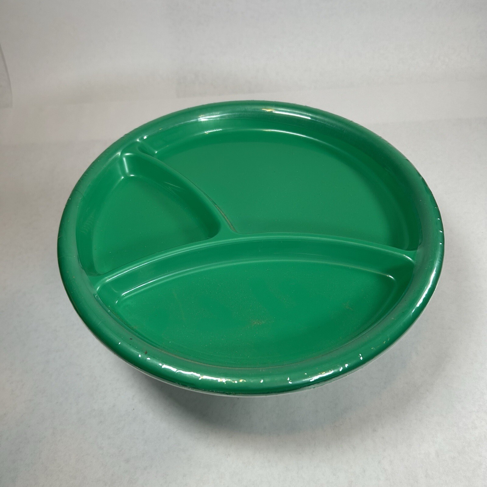 Vintage Packerware Sectional Plates Green 10” Diameter H10DIVPLTP1 Plastic New