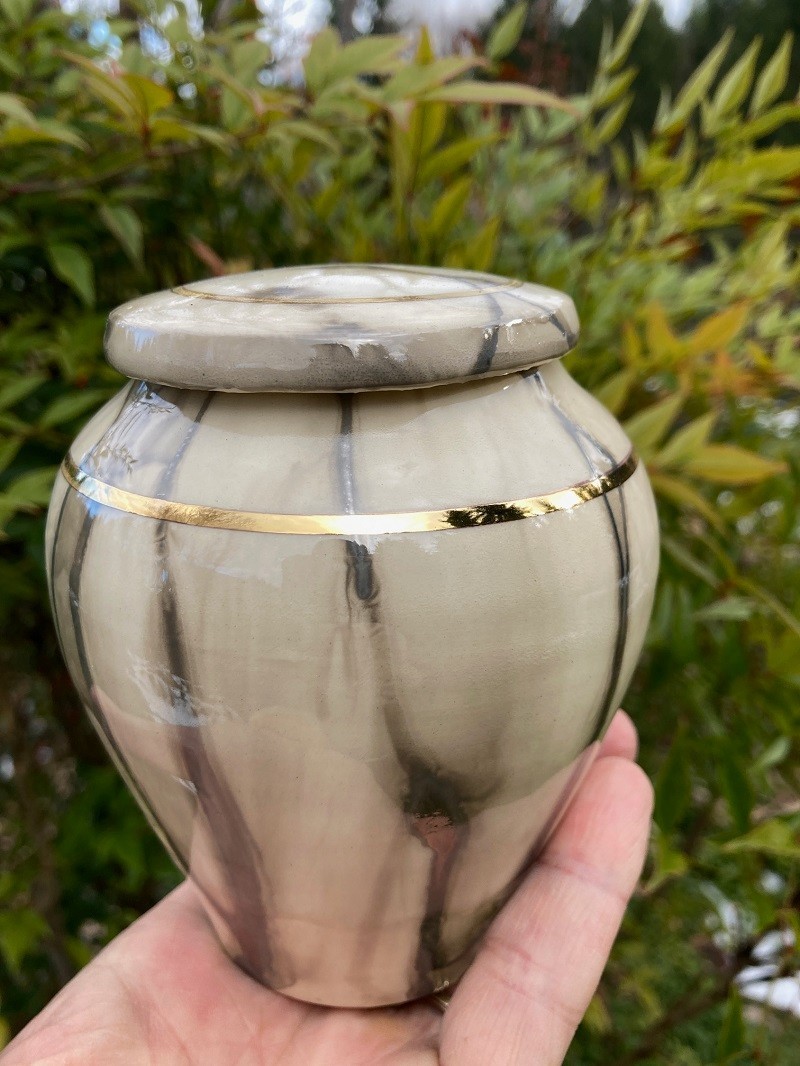 Handmade Ceramic Cremation Urn in Mother of Pearl small size for pet ashes 50 ci