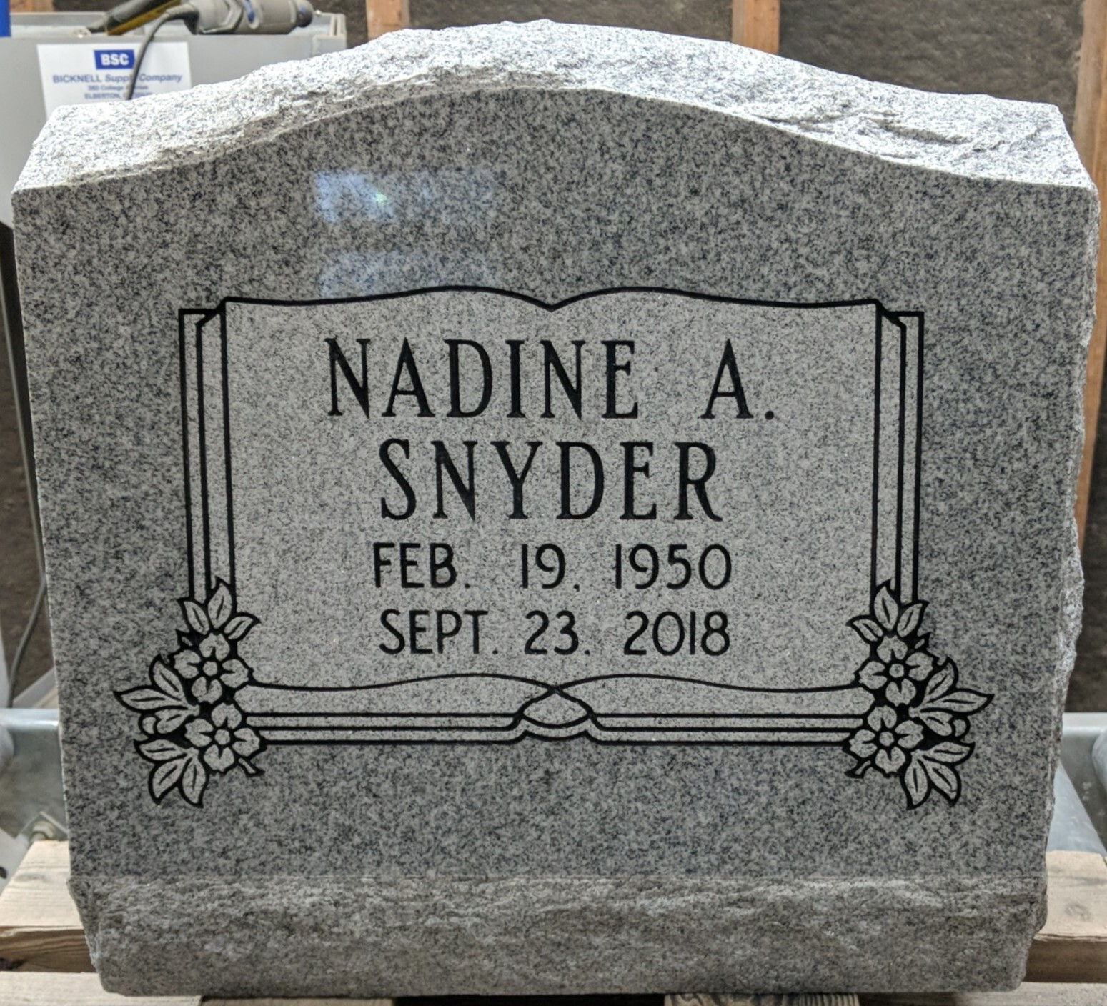 Granite Memorial Slant Grave Marker Cemetery Funeral 16″x8″x14″ with Design