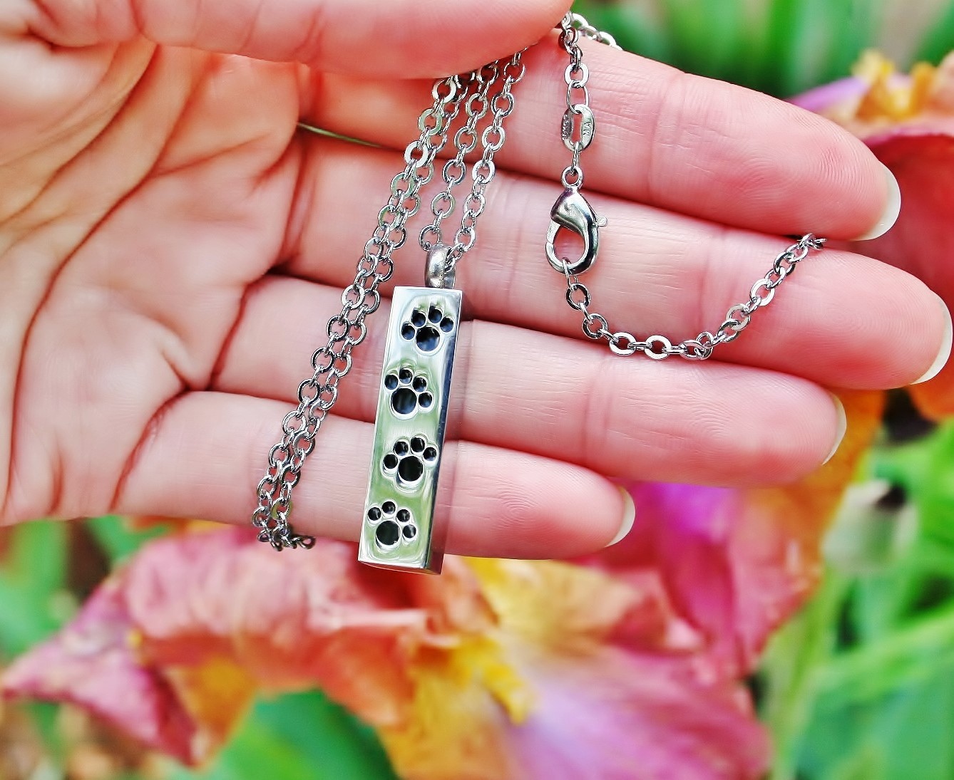 Keyring Urn .5″ Key Chain Pet Cremation Pendant Holds Ashes Dog Cat Paw Prints