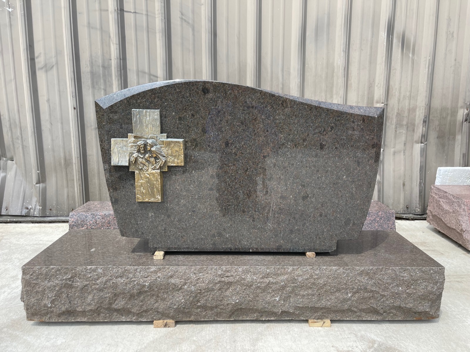 Brown Granite Wave Swirl Monument Bronze Cross BASIC ENGRAVING INCLUDED MN-31B
