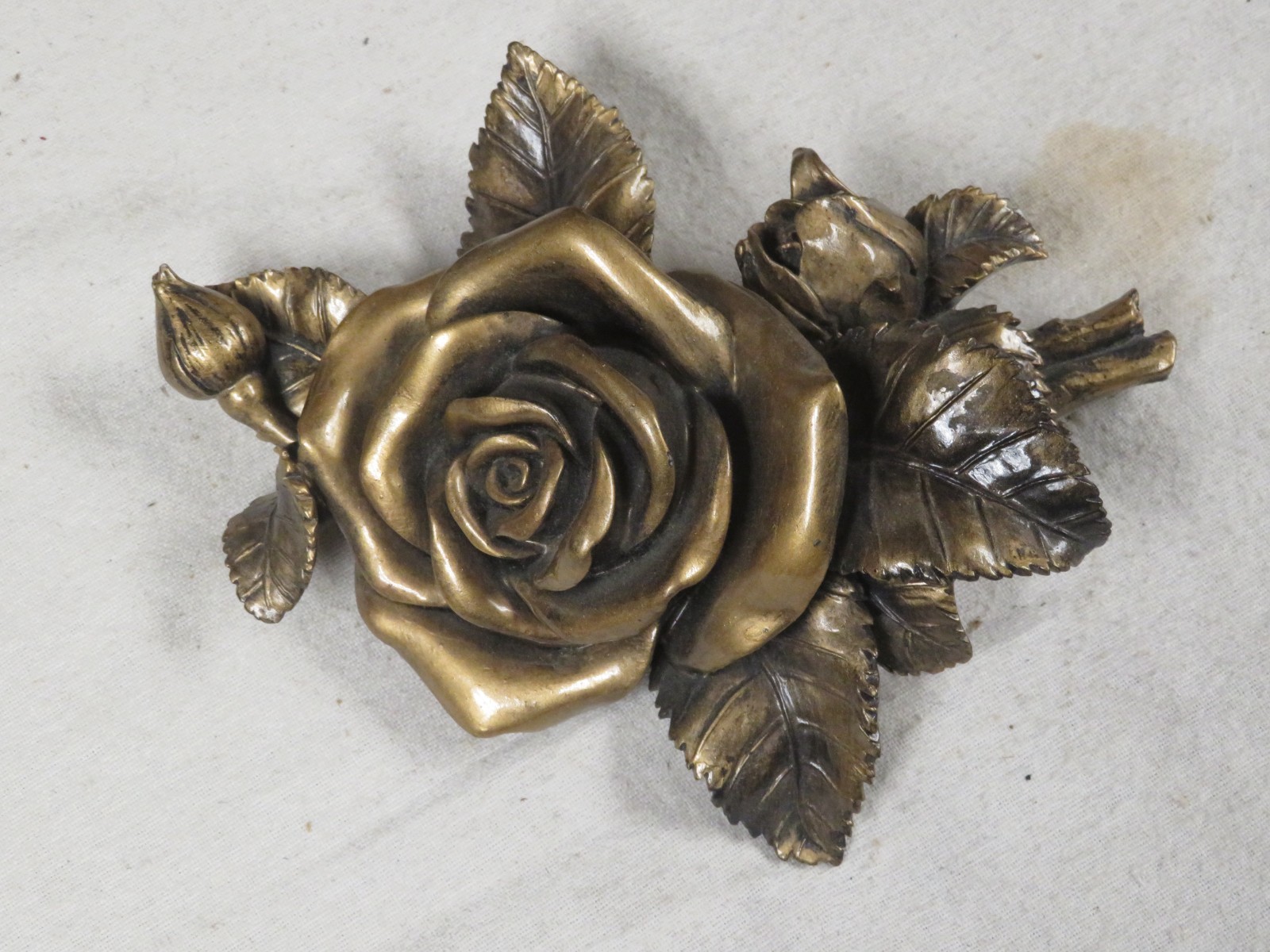 VTG 1999 “LIFE SYMBOLS” HAND PAINTED MOLDED RESIN ROSE CASKEtT ORNAMENT 6″ x 4″