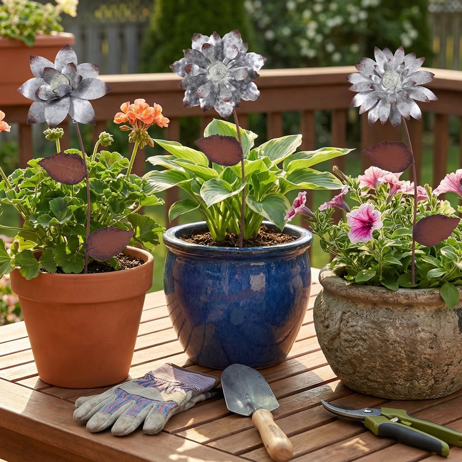 Metal Flower Garden Stakes Set of 3, Glow in The Dark Outdoor Garden Decor, D…