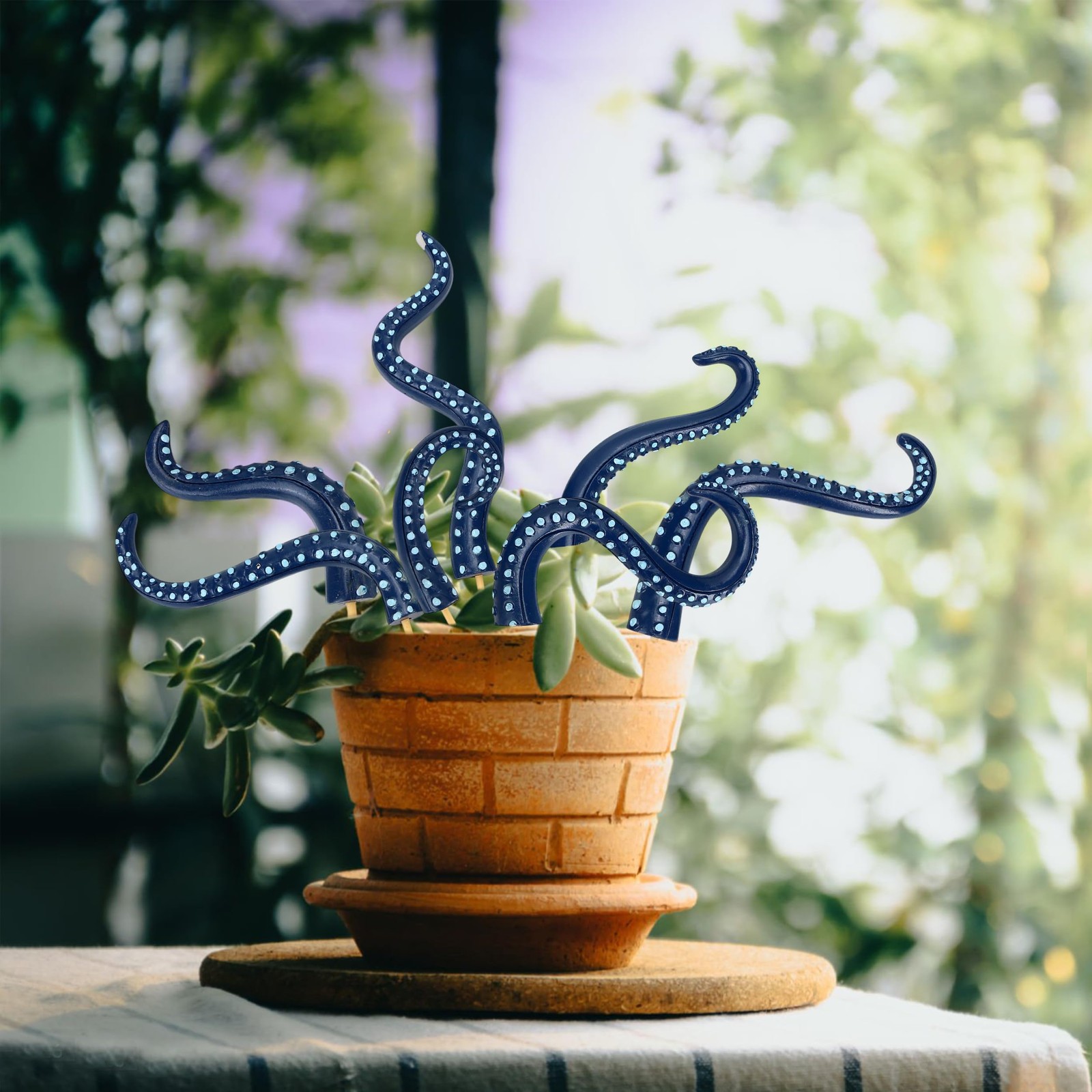 7Pcs Octopus Tentacle Plant Stakes Glow in The Dark Resin Luminescent at Nigh…