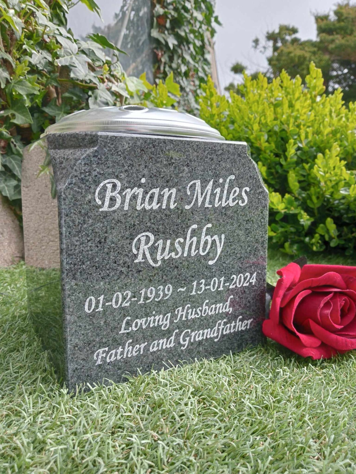 Personalised Granite Memorial Vase Grave Pot Flower Holder Cemetery Grave Vase