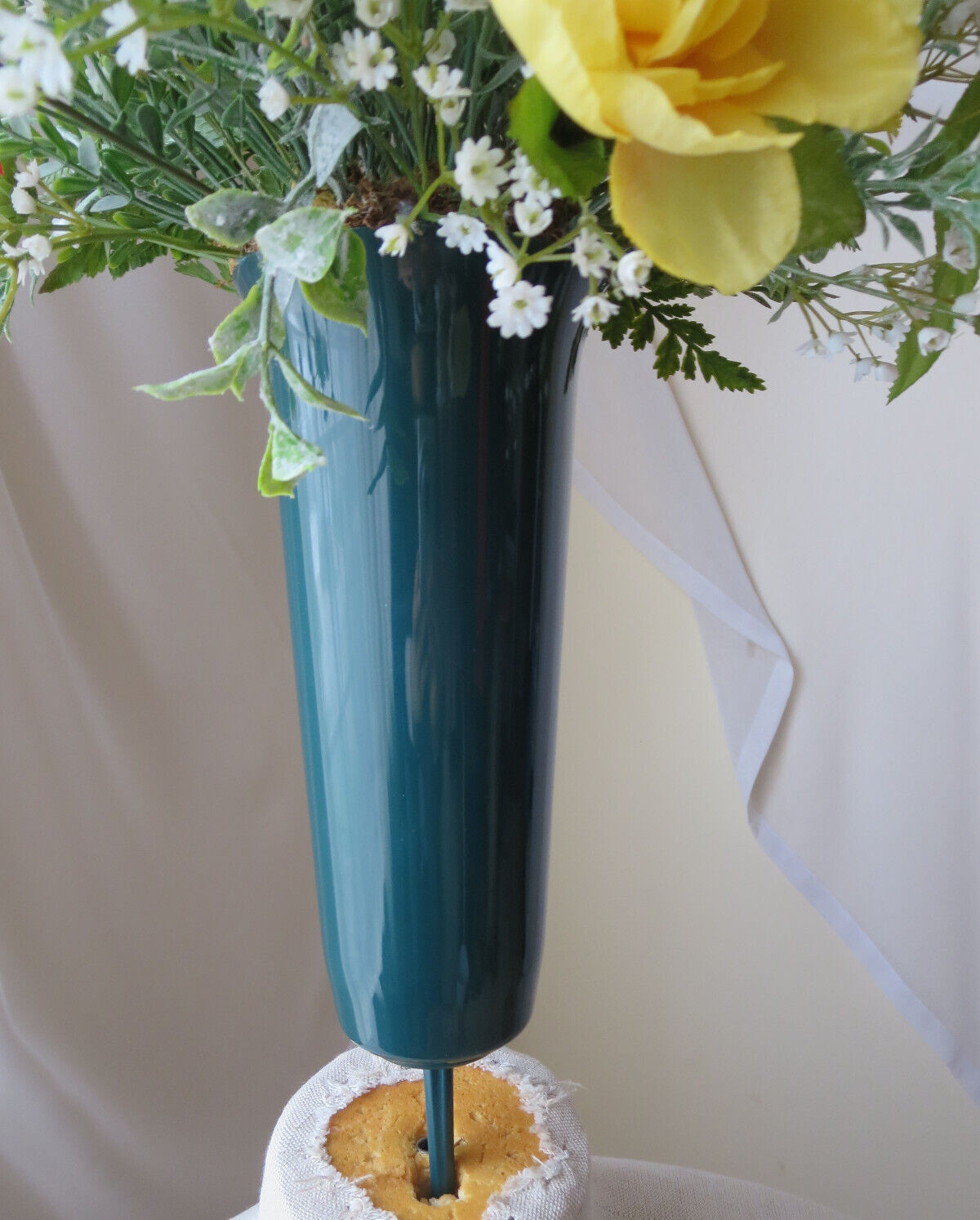 MEMORIAL CEMETERY GREEN VASE ARTIFITIAL FLORAL ARRANGEMENT 18″x15″ NEW