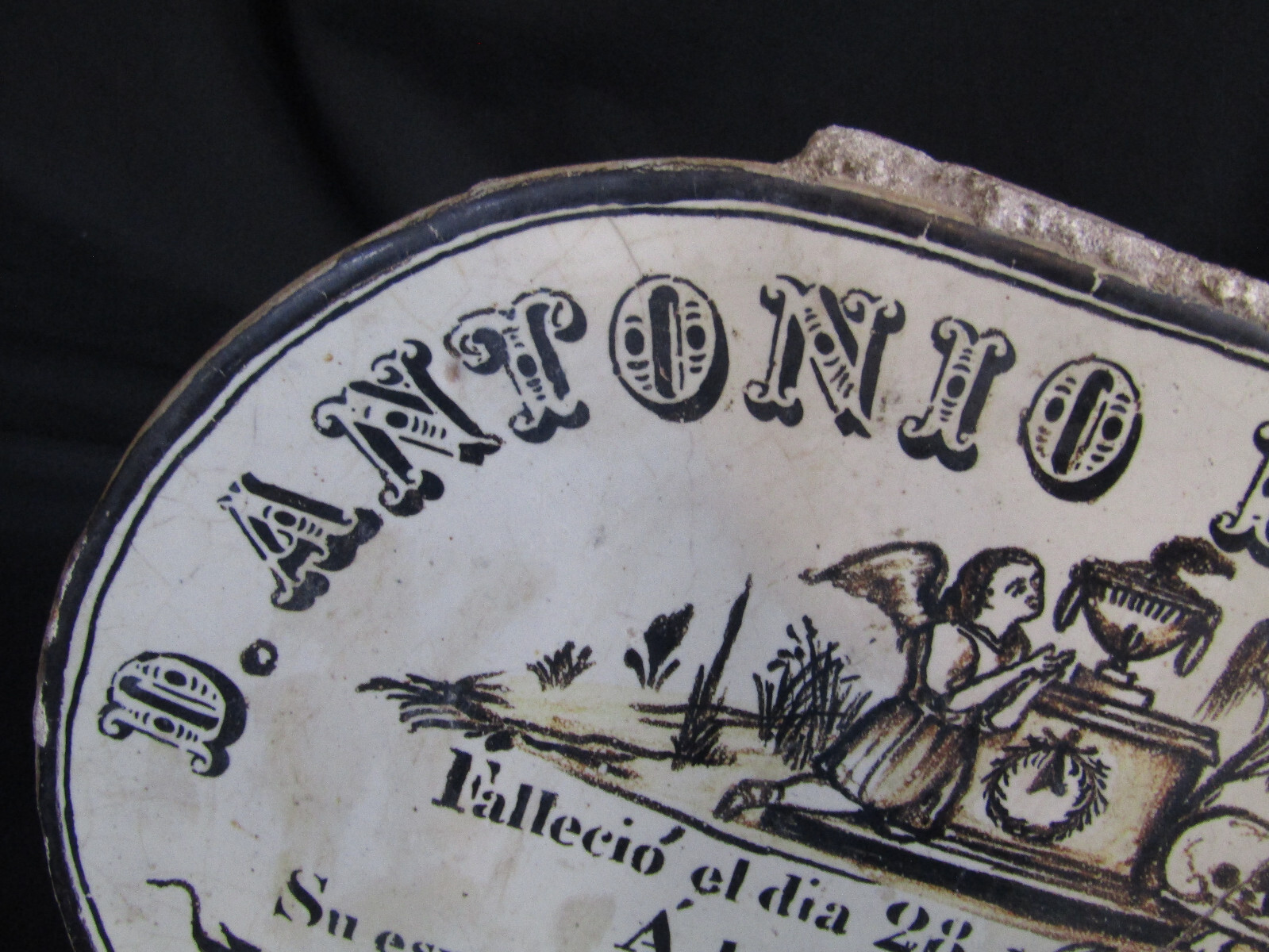ANTIQUE 1895 CERAMIC OVAL HEADSTONE WITH DEDICATION BY WIFE TO HUSBAND 12″ x 8″