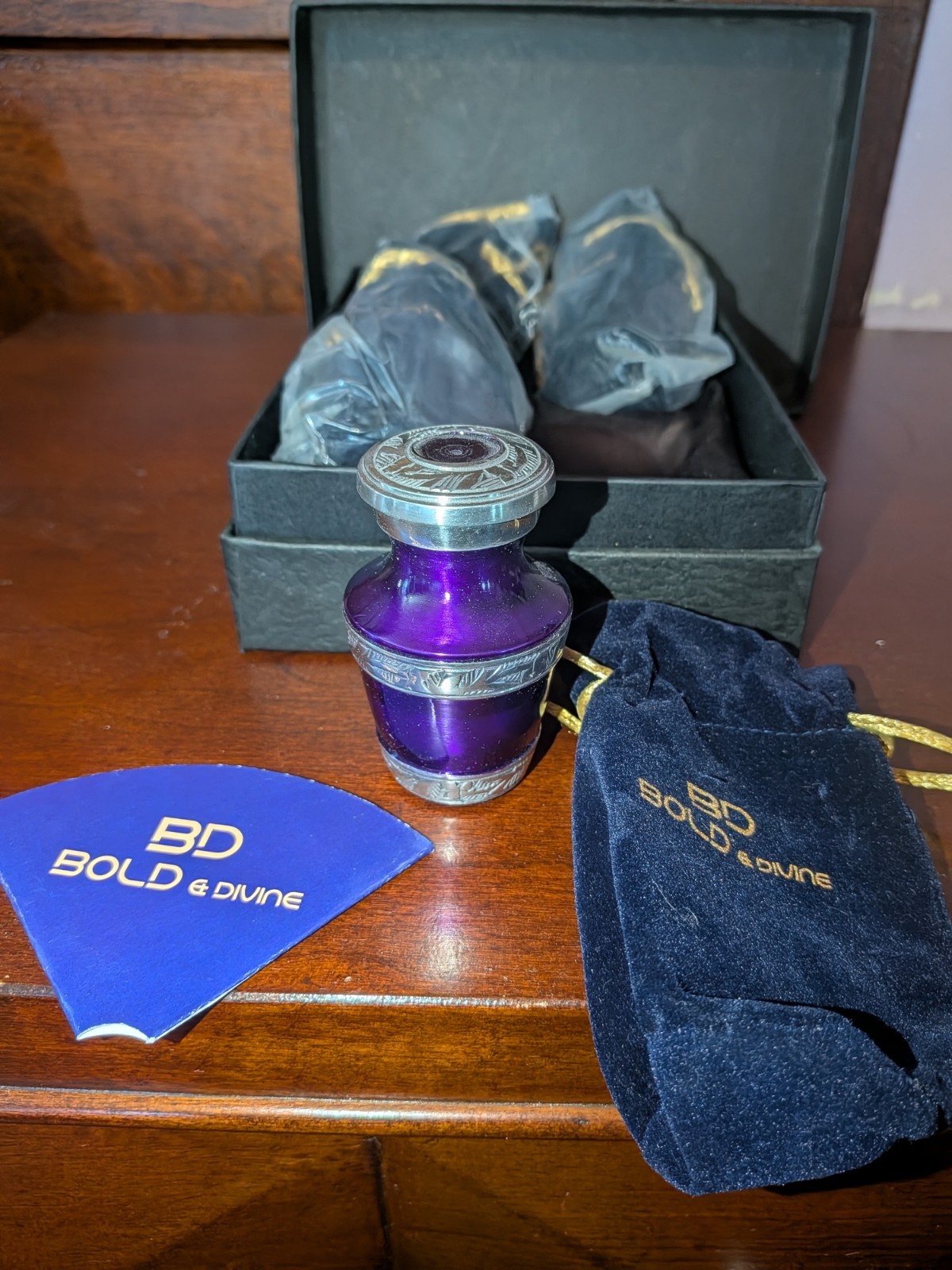 BOLD & DIVINE 4 Small Silver Linings Purple Keepsake Urns
