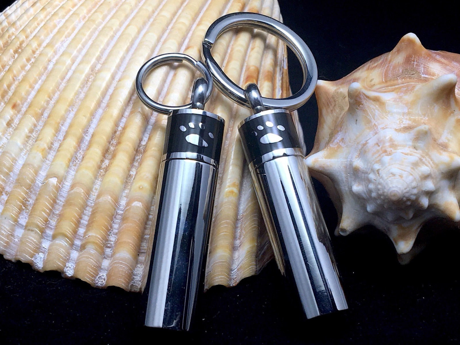 Keyring Urn .5″ Key Chain Men’s Pet Cremation Pendant For Ash Dog Cat Paw Print