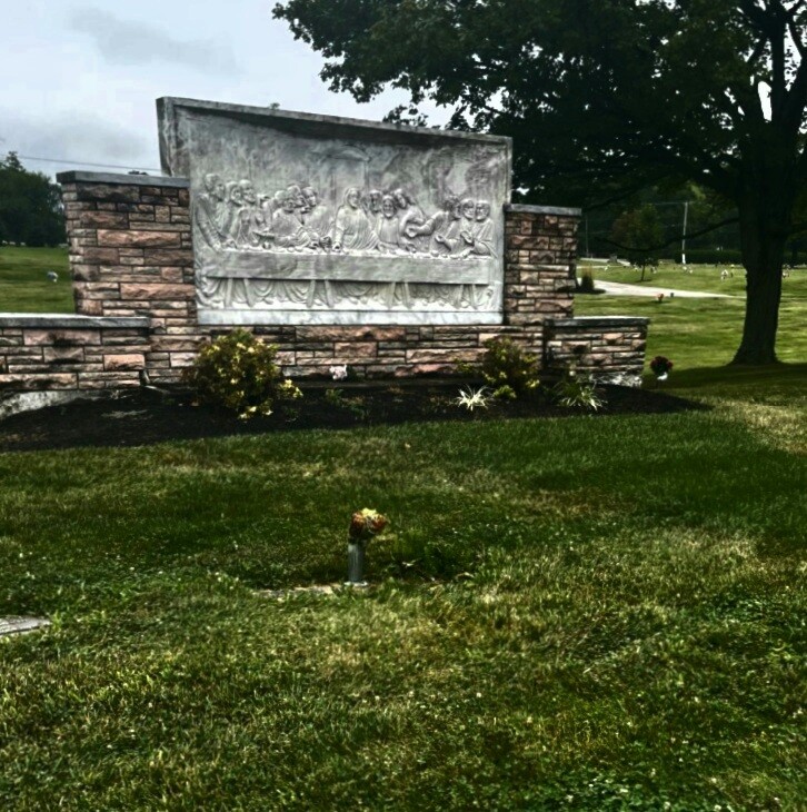 2,200 ea(was 2,500) 2 IN FRONT OF LORD’S SUPPER AT MV MEMORY GARDENS, Dayton, OH
