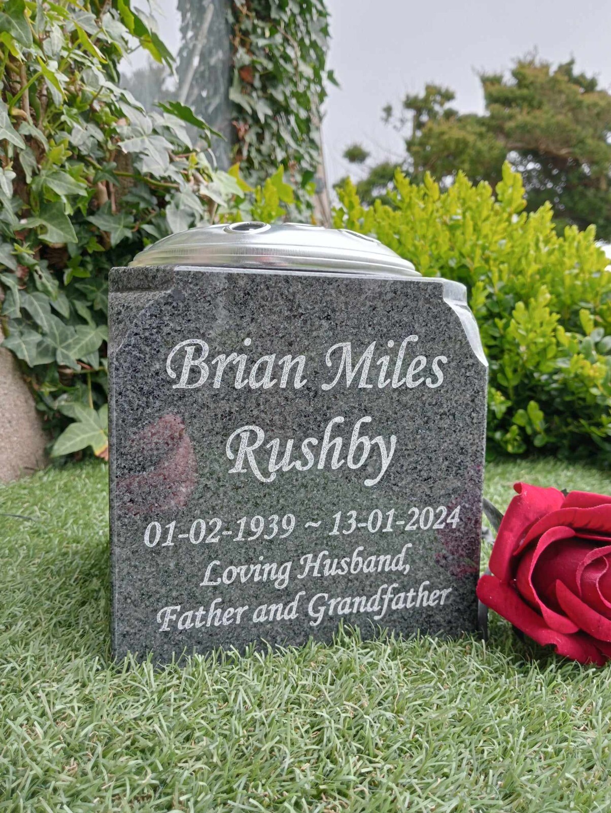 Personalised Granite Memorial Vase Grave Pot Flower Holder Cemetery Grave Vase