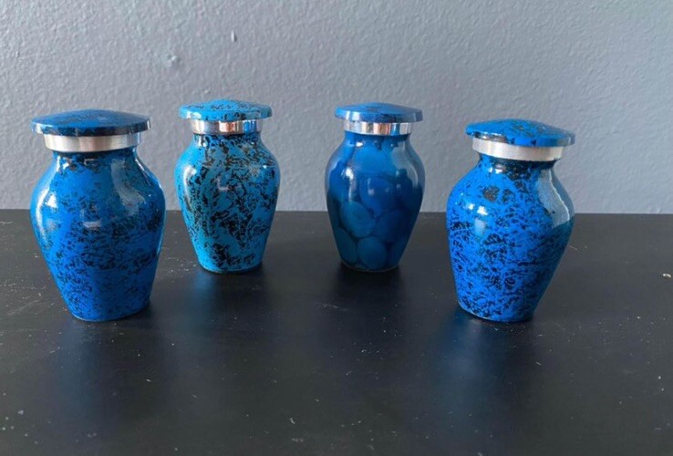 Small Keepsake Cremation Urns For Human Ashes With Velvet Pouch